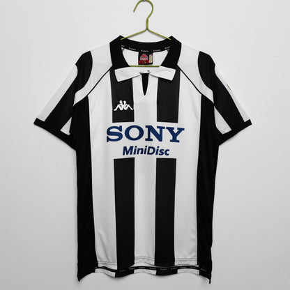 1997/98 Juventus Home Retro Kit